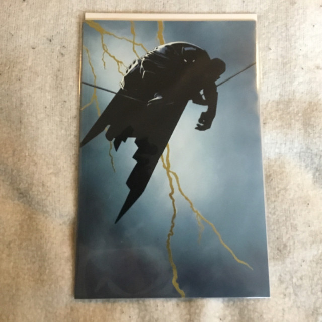 Batman.  Dark. Knight returns #1 gold foils variant Ltd. Edition in Arts & Collectibles in Winnipeg - Image 2