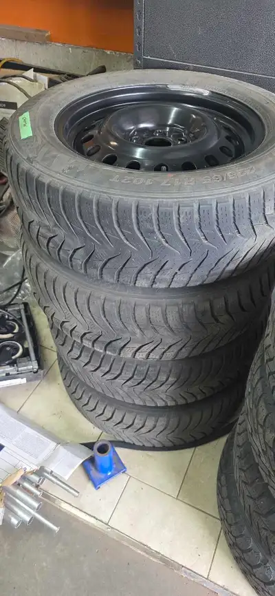 Winter 17" rims and tires, tires easy 2/3 more seasons and the rims are brand new . Rims size and di...