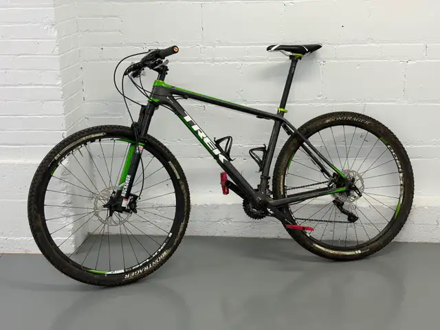 Trek Carbon Fibre Mountain Bike in Mountain in Ottawa - Image 3