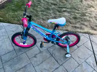Childs Bike with Training Wheels : READ AD PLS