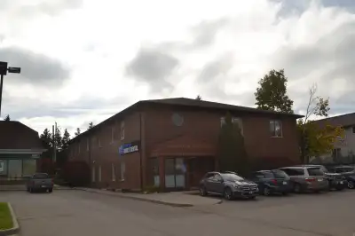 Professional Office Located In Beechwood Prof Center In Waterloo.Total 1,200 Sf, 6 Rooms. 3 Rooms Le...