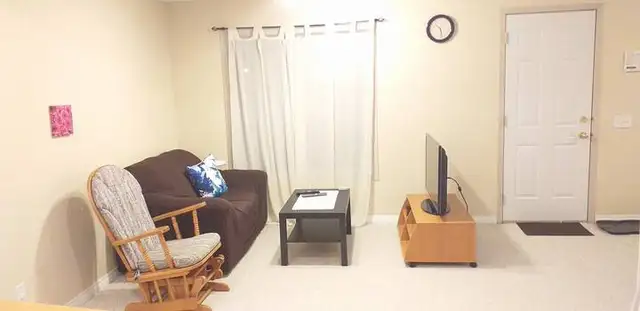 Monthly Furnished Walkout Suite- NW Calgary- Close toAirport63860083933699123