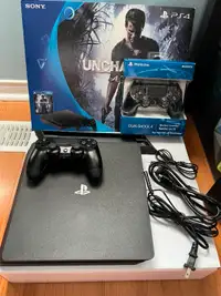 PS4 Slim (500GB) + 2 Controllers