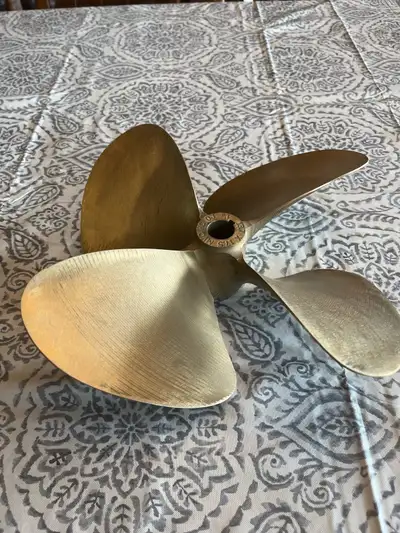 Brass prop , was on a Moomba wake boarding boat 13.5 x 17.5 , 1 1/8” shaft