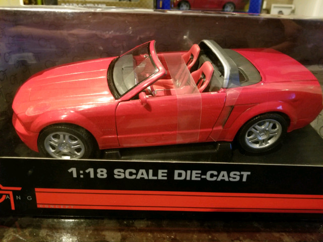1:18 Diecast Beanstalk Group Ford Mustang GT Convertible Concept in Arts & Collectibles in Markham / York Region - Image 2