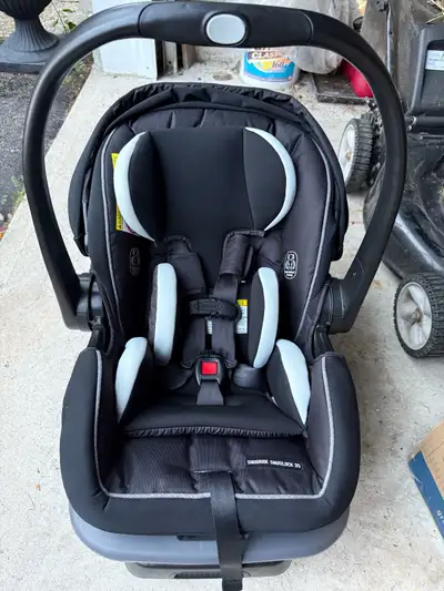 Graco SnugRide SnugLock 35 DLX Infant Car seat, View more