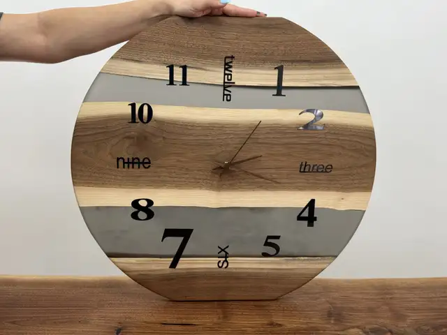epoxy resin wall clock  in Home Décor & Accents in Markham / York Region - Image 2