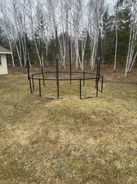 Like new 14 foot oval trampoline 