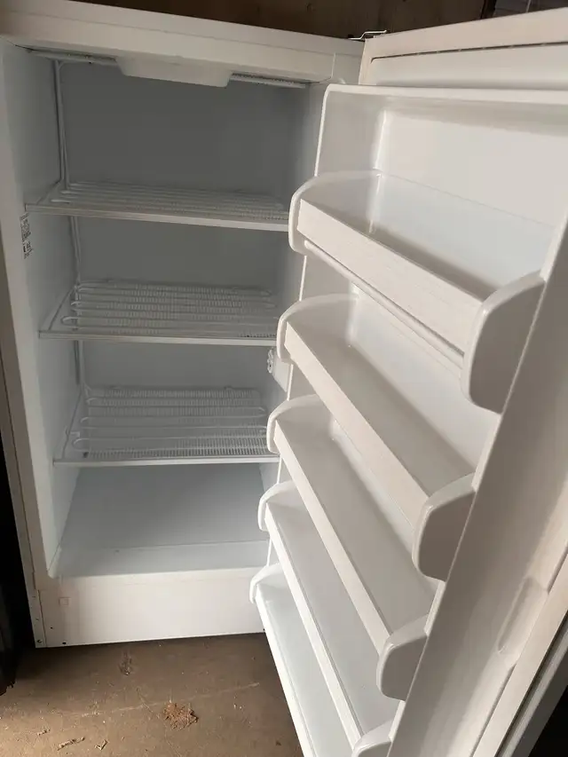 Frigidaire freezer 586918688383969282