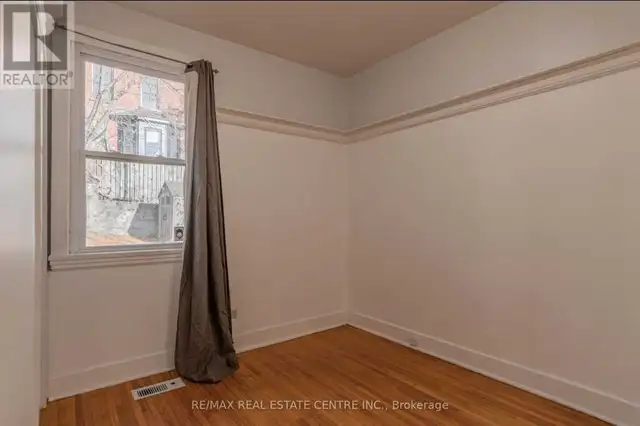 Luxe 3-Bed Bungalow Rental in Peterborough  in Long Term Rentals in Peterborough - Image 9