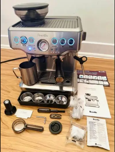 Expresso Breville Barista 870XL en bonne État La machine fonctionne super bien et en bonne état vien...