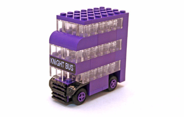 4695 Knight Bus Rare Harry Potter Lego New Sealed in Arts & Collectibles in Markham / York Region - Image 2