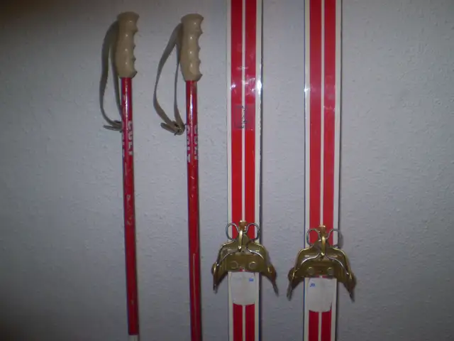 BONNA TOURING 2000 X Country Skis 190 cm and 125 cm POLES NORWAY in Ski in Thunder Bay - Image 3