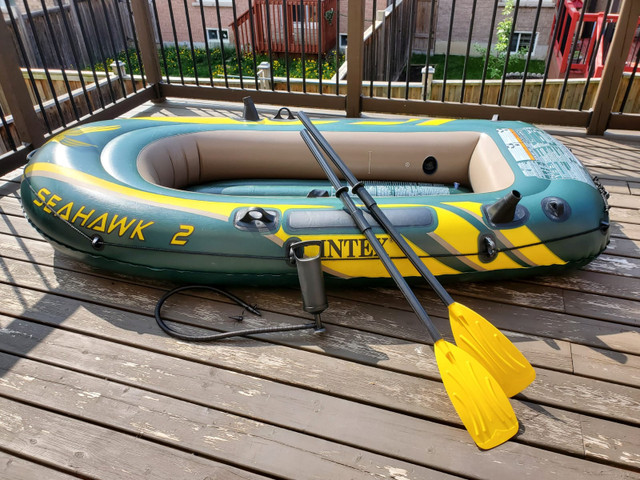 Seahawk 2 Inflatable Boat with 2 oars and pump, Water Sports, Oshawa /  Durham Region
