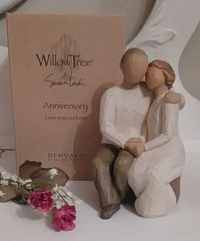 Willow Tree Anniversary Statue, New, View more