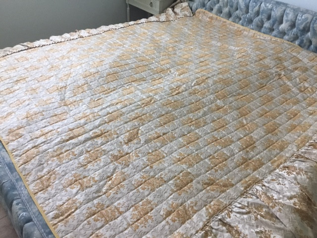 beautiful bed quilt in Bedding in Vernon
