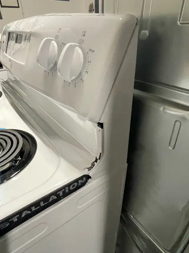 NEW 30” GE Electric Coil Top Range Stove With Self Clean 5 Cu.Ft in Stoves, Ovens & Ranges in London - Image 9