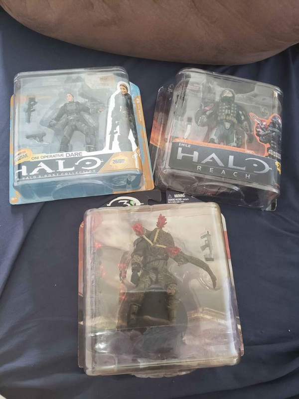 All for $180 - Halo sealed action figures McFarlane Toys Halo Re dans Jouets et jeux  à Longueuil/Rive Sud