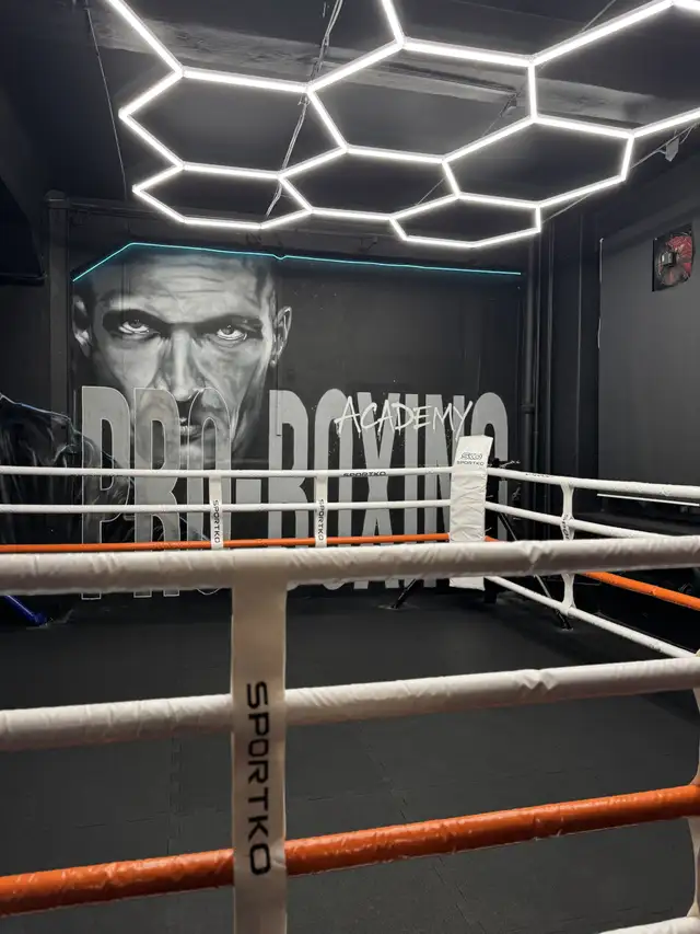 Graffiti artist for gym area
