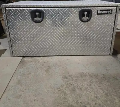 Buyers under body tool box, View more