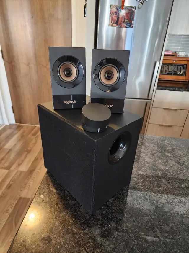 Multimedia 2.1 Speaker System with Subwoofer (Logitech Z533) in Speakers in Markham / York Region - Image 4