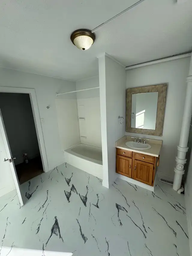 Bright 2-Bedroom – All Utilities Included – Great Locat in Long Term Rentals in Peterborough - Image 8