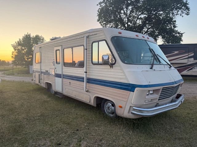PaceArrow Motor Home RUNS AMAZING in RVs & Motorhomes in Calgary - Image 2