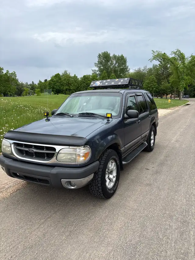 2000 Ford Explorer482652898932838401