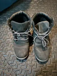 Size 4 boys boots