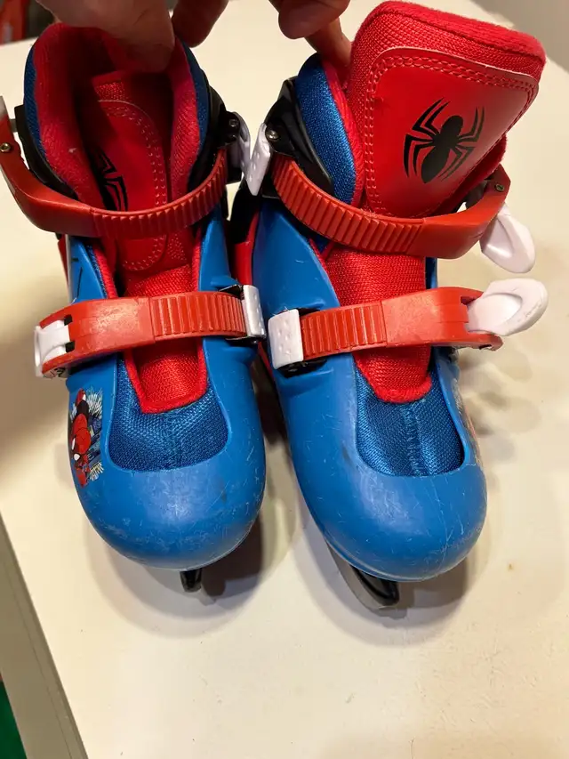 Child Skates — Adjustable size in Skates & Blades in City of Montréal - Image 4