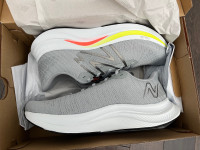 Chaussures New Balance FuelCell PropelV4 neuves (pointures:10)