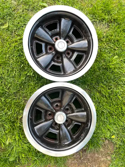 Second generation Camaro Z28; two wheels 15”x7”.