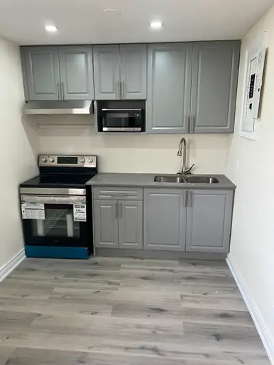 TWO BEDROOM PLUS DEN UNITS AVAILABLE FOR RENT 88 MARY ST.