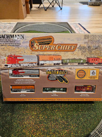 Bachmann N Scale Super Chief Loco and rolling stock only