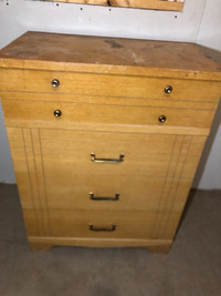 D DRESSER, CHEST OF DRAWERS