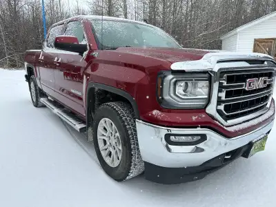 2018 GMC Sierra 1500 SLE Excellent condition One owner 174,xxx kms Summer and winter tires included...