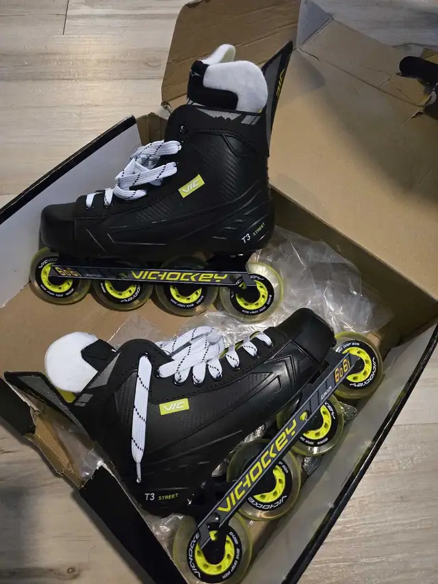 VIC T3 Roller Hockey Inline Skates Senior size 9