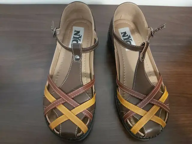 NYC Stacey Women's Enclosed Sandal Shoes - Size 9 - New in Box in Women's - Shoes in City of Toronto - Image 3