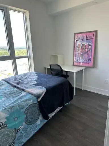 Brampton  Private Entrance Spacious 2 Bed Basement