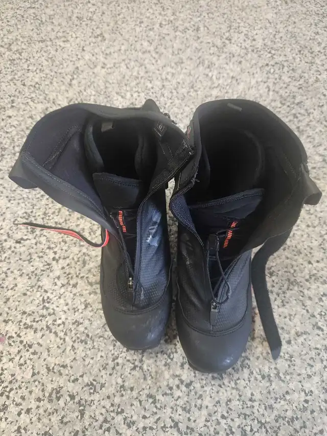 Rossignol Skate X-8 Boot: size 42 in Ski in Calgary - Image 3