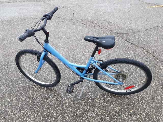 24 inch mountain bicycle,,,blue in Mountain in Mississauga / Peel Region
