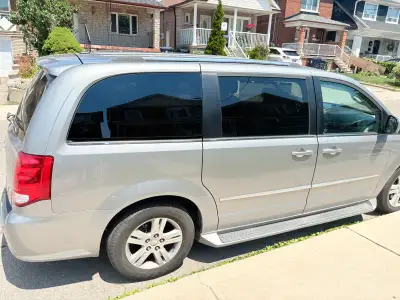 Selling a silver dodge gran caravan crew. It is in great condition and read for a new owner ! Perfec...