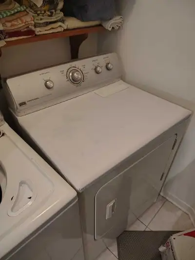 Ensemble d’électroménagers en bon état de fonctionnement. Disponible pour ramassage du 28 juin au 1e...