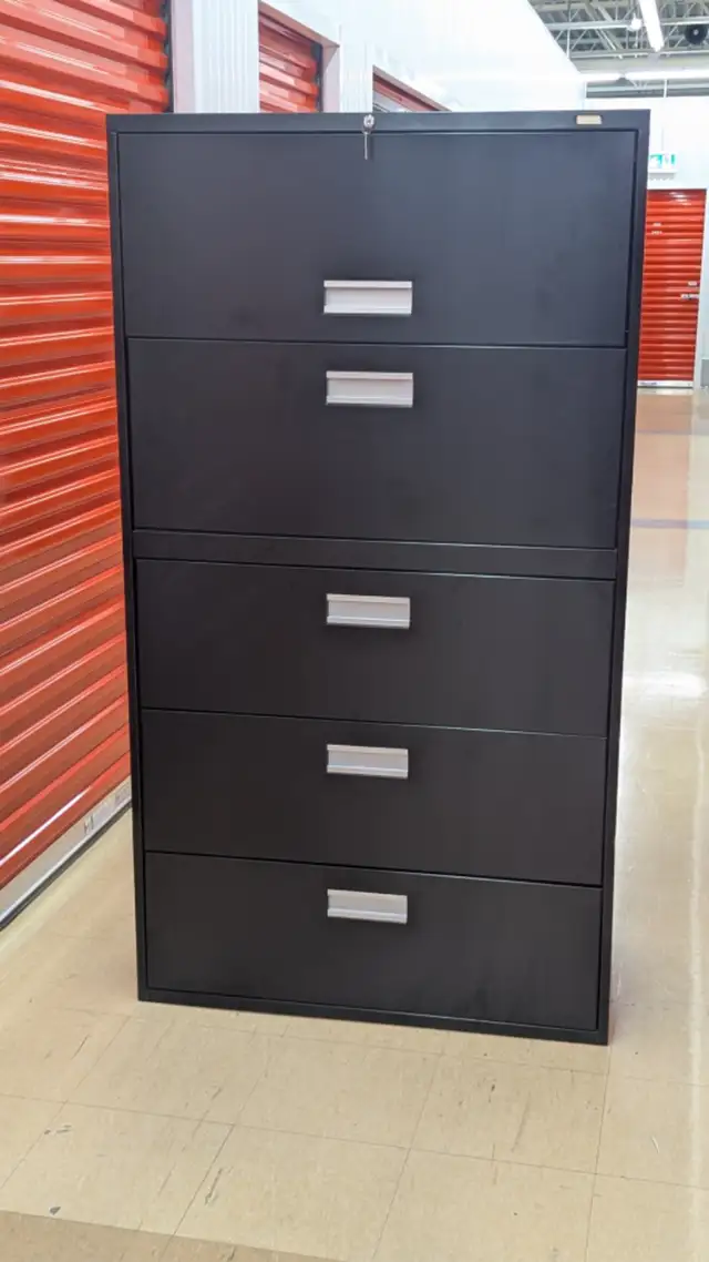 ️ 5 Drawer Filing Cabinet – Tall Office Storage Cabinet in Storage & Organization in City of Montréal - Image 4
