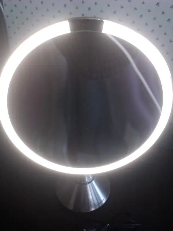 Make up Mirror by Simple Human with motion sensor in Health & Special Needs in City of Toronto - Image 2