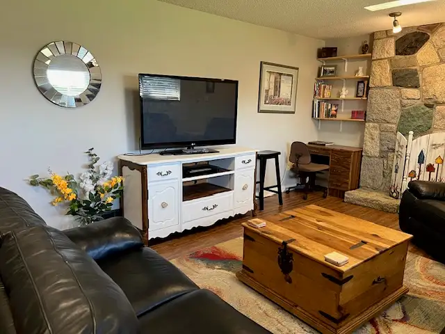 FULLY FURNISHED 2 Bedroom 1 Full Bath Suite Panorama Ridge Delta