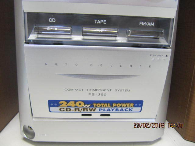 Classic JVC Model CA-FSJ60 240watt BiAmp Mini System Circa2002 in Arts & Collectibles in Mississauga / Peel Region - Image 4
