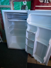 Arctic King Bar Fridge in Excellent Condition 