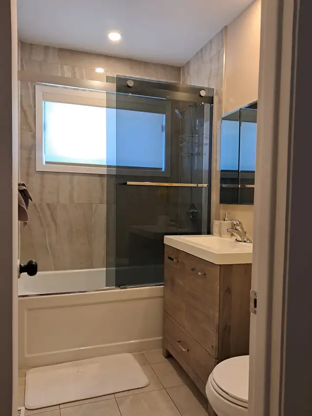 Chambre dans une maison à louer. Laval63782602148865121