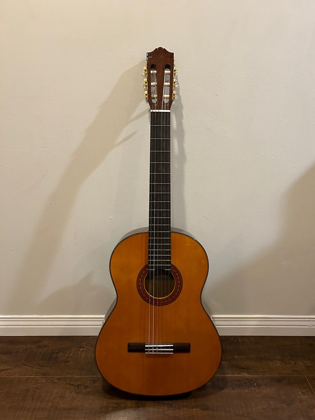 Yamaha C-70 Beginners Full-Size Classical & Nylon Guitar in Guitars in Burnaby/New Westminster